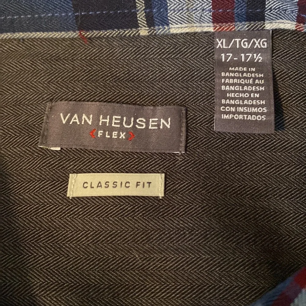 Van Heusen button shirt - Picture 2 of 2